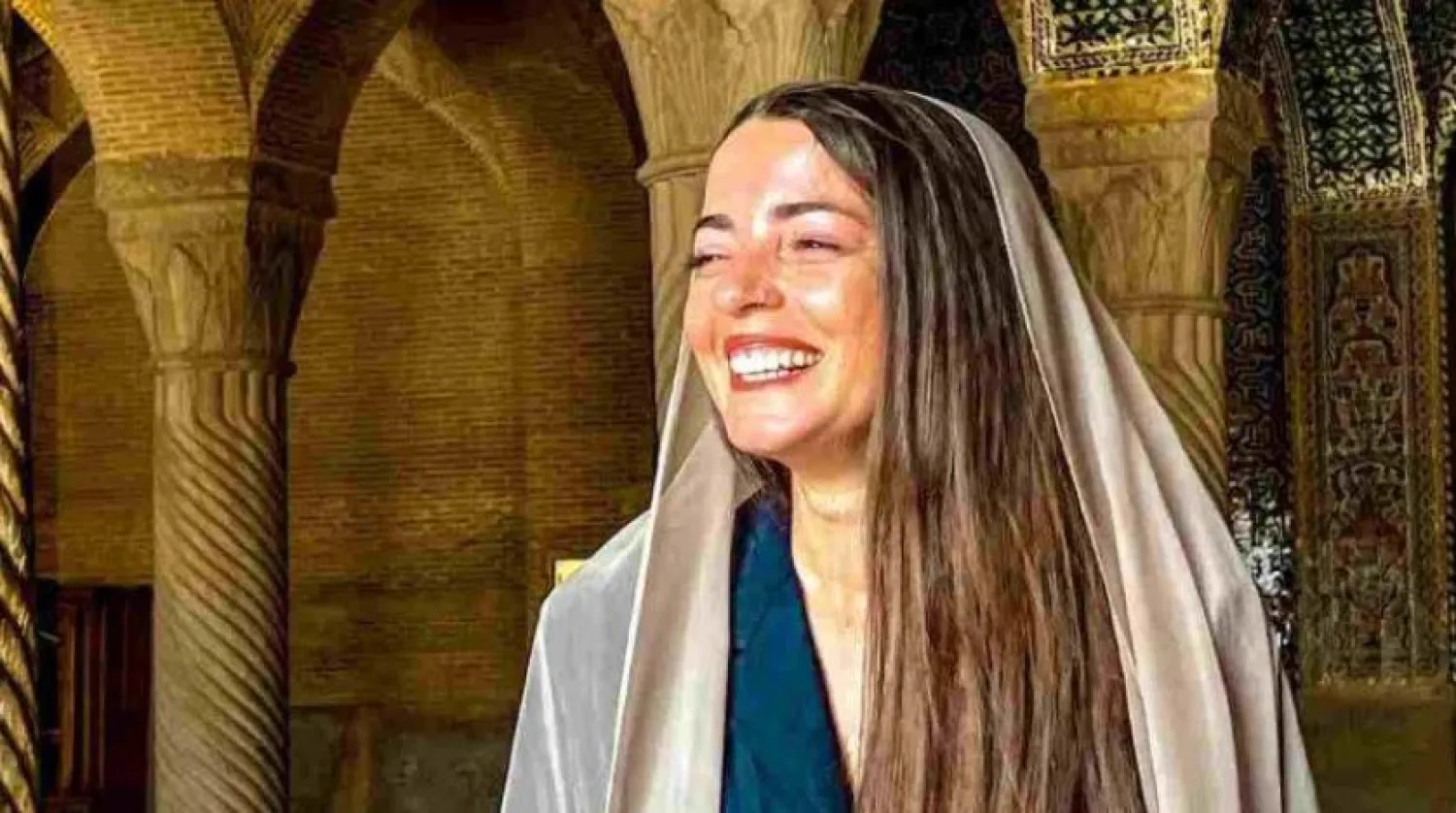 Alessia Piperno Şiraz’daki Nasir el-Mülk Camii’ni ziyareti sırasında (Instagram)