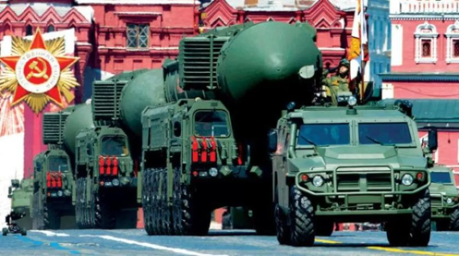 24 Haziran 2020'de Moskova'daki askeri geçit töreni sırasında RS-24 balistik füzeleri (AP)