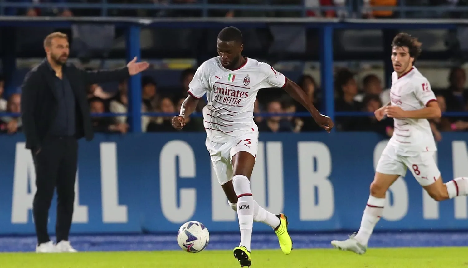 Milan's defender Fikayo Tomori (C) in action during the Italian Serie A match between Empoli FC and AC Milan at Carlo Castellani stadium in Empoli, Italy, 01 October 2022. (EPA)