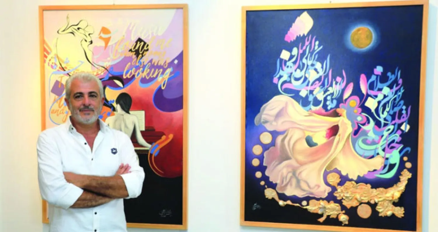 الرسام علي زين الدين في معرضه «الجمال الملموس» (الشرق الأوسط)