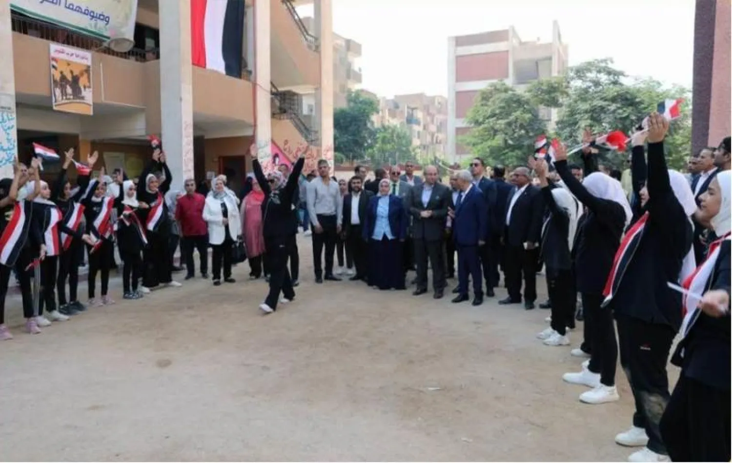 فعاليات النشاط الصباحي في مدرسة مصرية (وزارة التربية والتعليم)