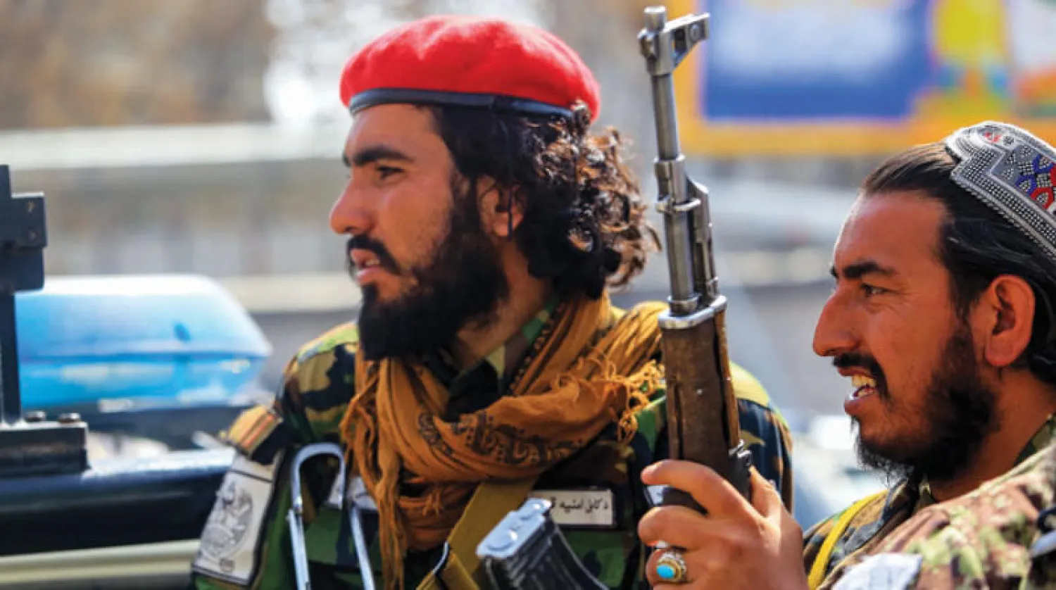 استنفار أمني لدورية من طالبان مع تكثيف الأمن بعد تفجير انتحاري تعرض له معهد تعليمي في العاصمة كابل نهاية الأسبوع (أ.ب.أ)