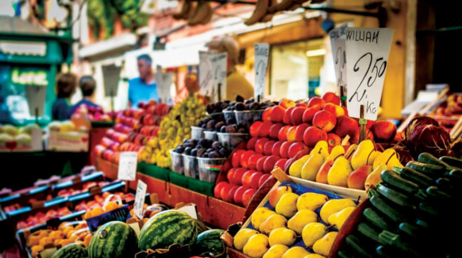 بلغ معدل التضخم في المدن المصرية 15 % في سبتمبر (رويترز)