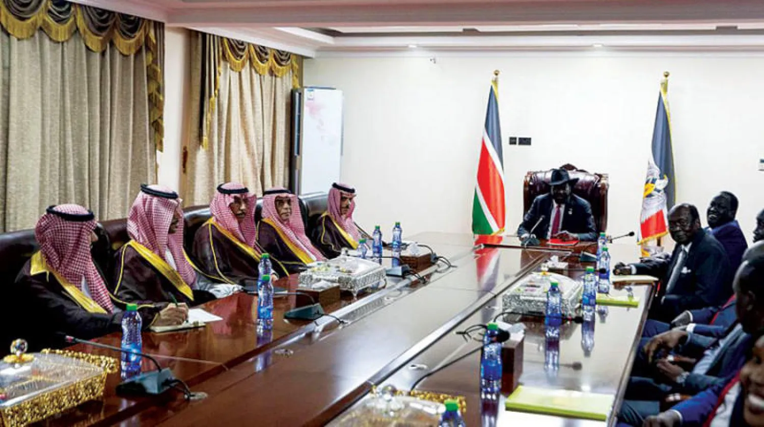 الرئيس سلفاكير ميارديت مستقبلاً وزير الخارجية السعودي الزائر (واس)