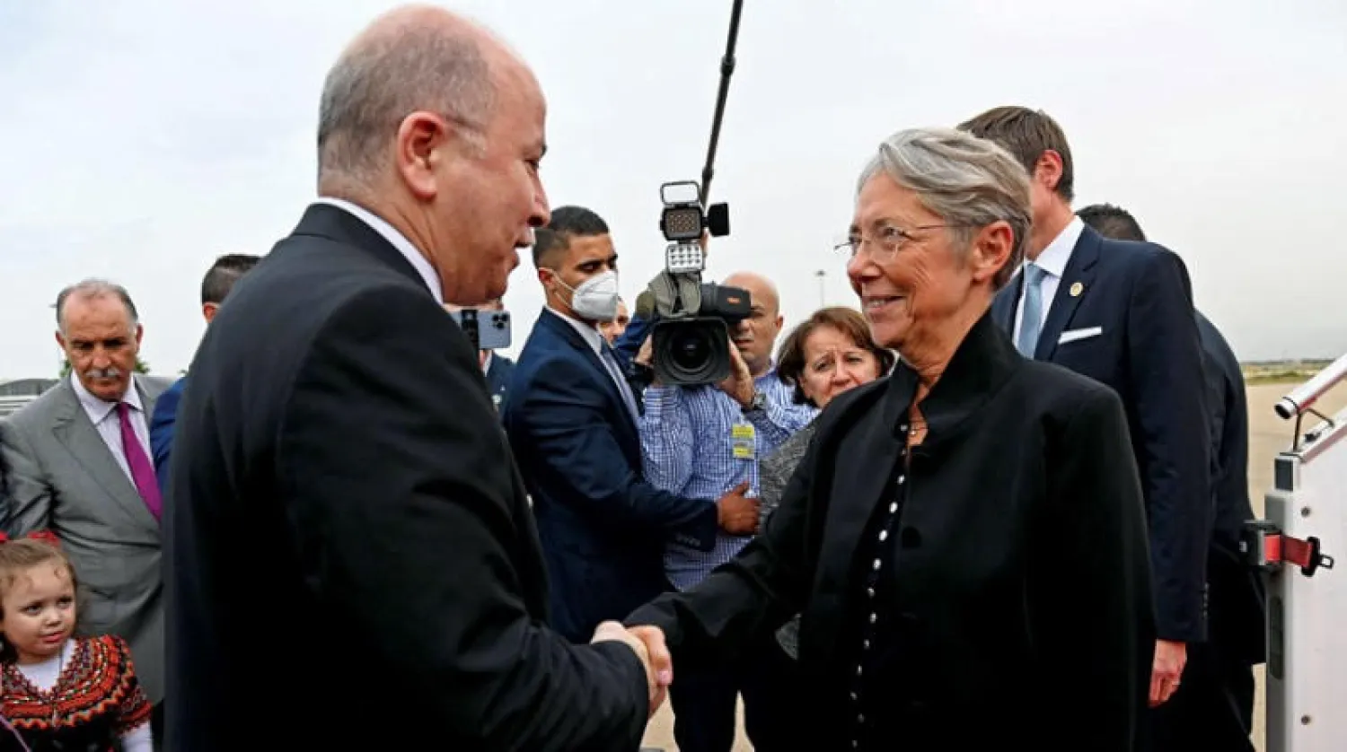 French Prime Minister Elizabeth Borne received her Algerian counterpart Aimene Abderrahmane (AFP)