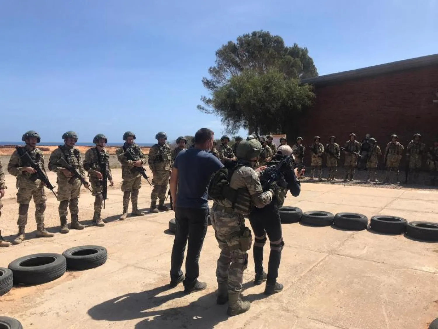 تدريب قوات ليبية بإشراف ضباط أتراك في ضواحي العاصمة طرابلس (الشرق الأوسط)