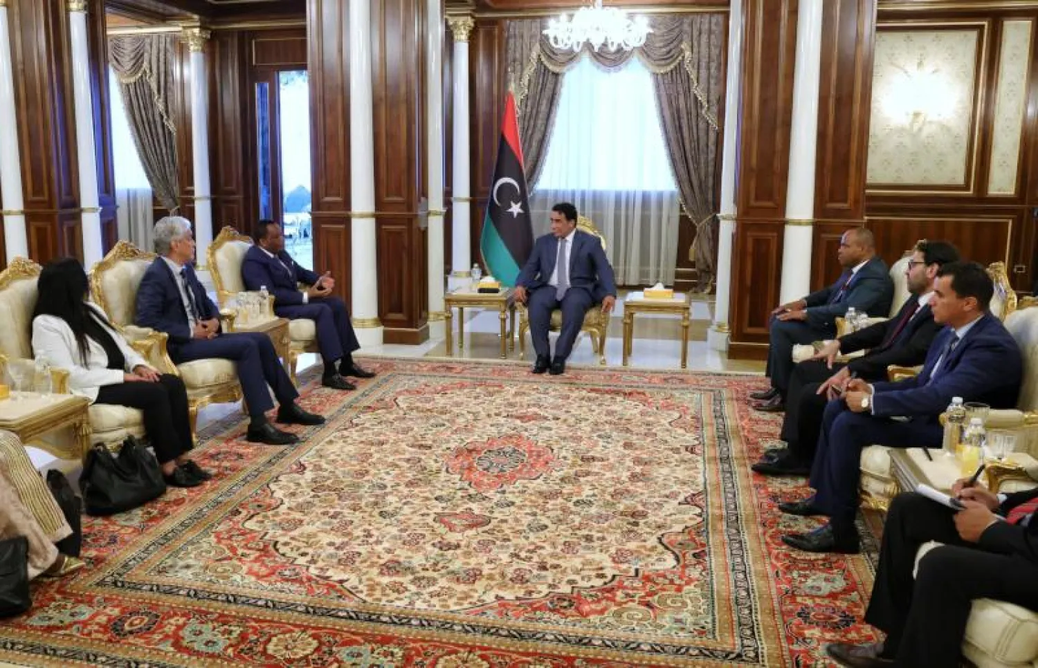 محمد المنفي رئيس المجلس الرئاسي الليبي لدى اجتماعه في طرابلس بوزير خارجية الكونغو برازافيل (المجلس الرئاسي)