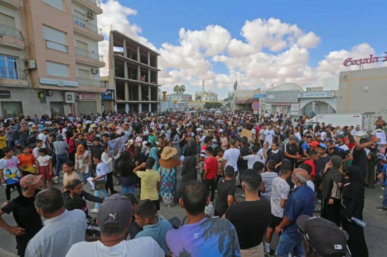 جانب من الاحتجاجات التي شهدتها مدينة جرجيس اليوم (أ.ف.ب)