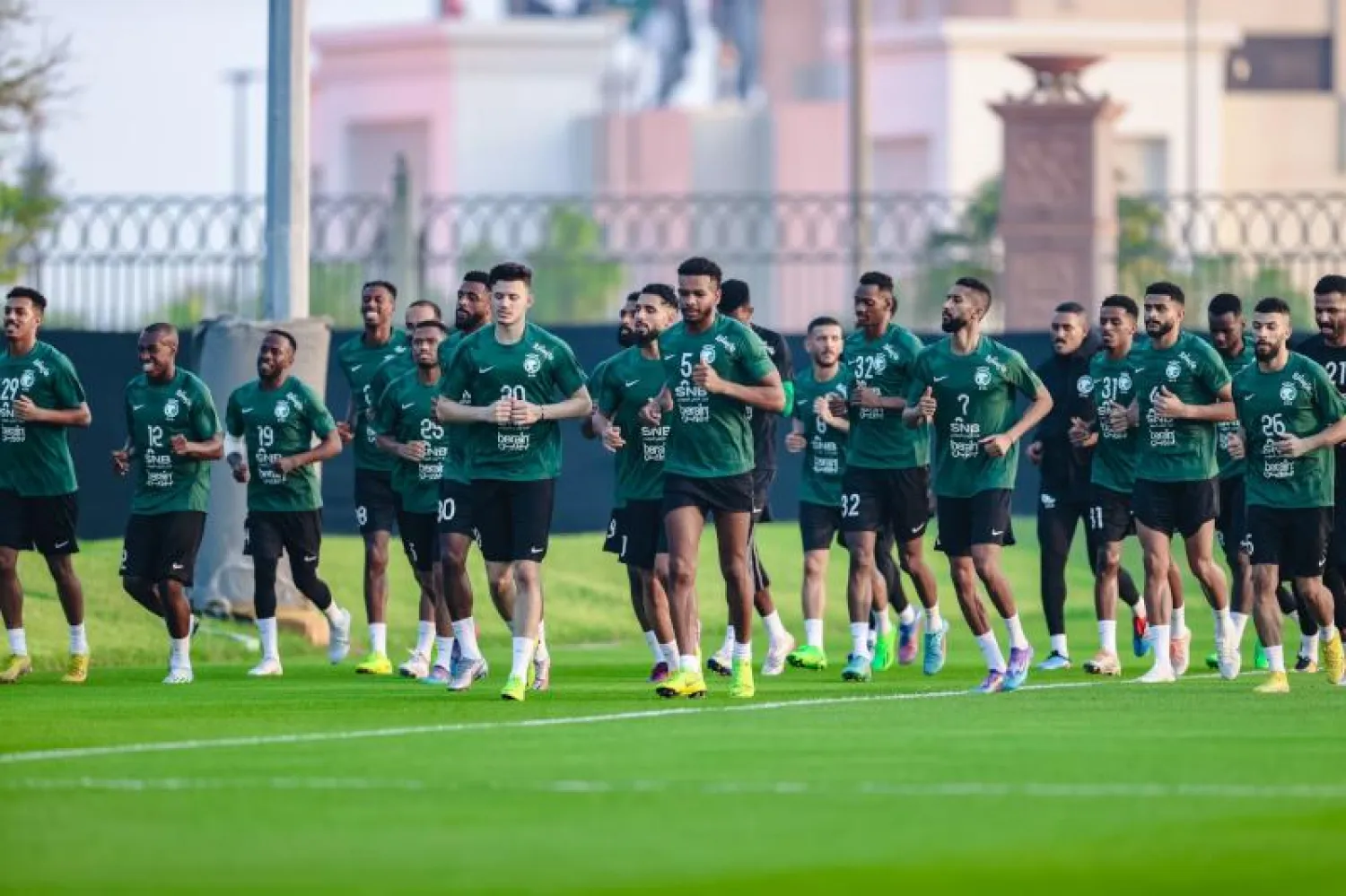 جانب من تحضيرات الأخضر السعودي في الإمارات (الشرق الأوسط)