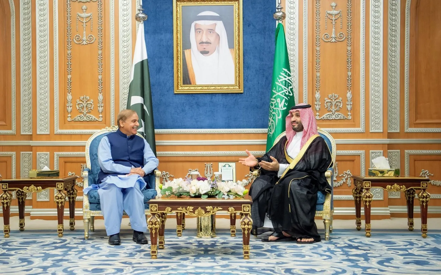 Crown Prince Mohammed holds talks with Prime Minister of Pakistan Muhammad Shahbaz Shareef in Riyadh on Tuesday. (SPA)