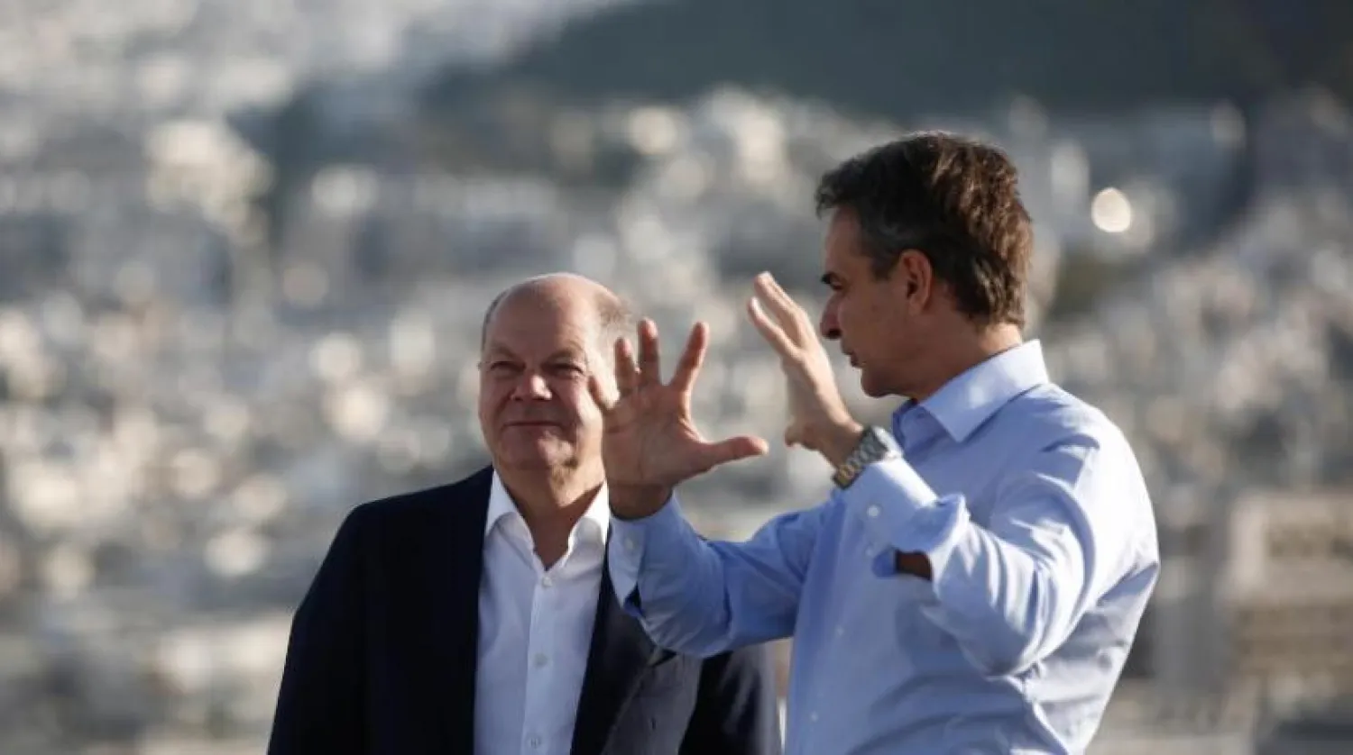 Almanya Başbakanı Olaf Scholz, Yunanistan Başbakanı Kyriakos Miçotakis ile görüştü (EPA)