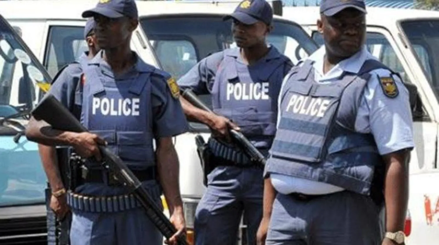 أرشيفية لرجال شرطة جنوب أفريقيا (أ.ف.ب)