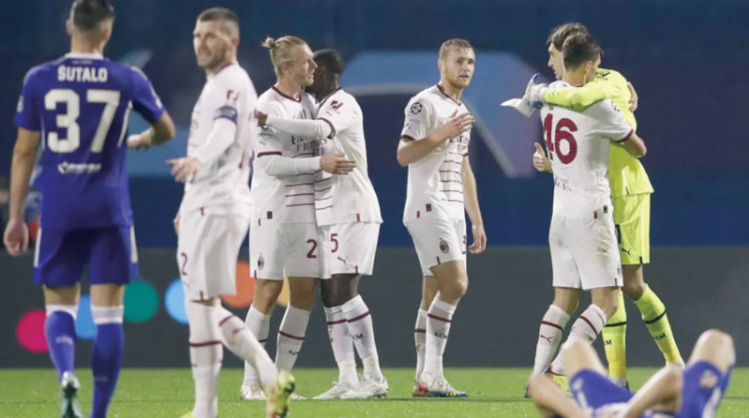ميلان المنتشي بفوزه الكبير على مضيفه دينامو زغرب في دوري الأبطال يسعى لمواصلة صحوته المحلية (إ.ب.أ)