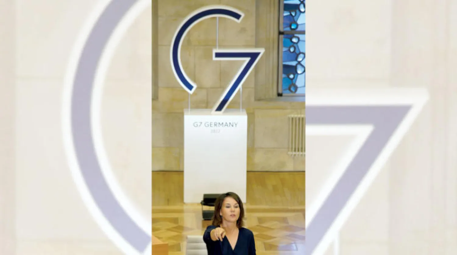 وزيرة خارجية ألمانيا تحذّر موسكو من أن «أفعالها تشكّل جرائم حرب» (أ.ف.ب)