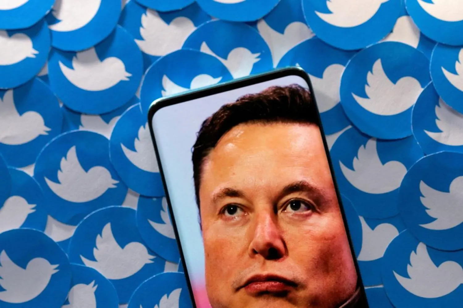Musk'ın ilk etapta satın alma anlaşmasını durdurması, Twitter'la arasında hukuki sürecin başlamasına neden olmuştu (Reuters)

