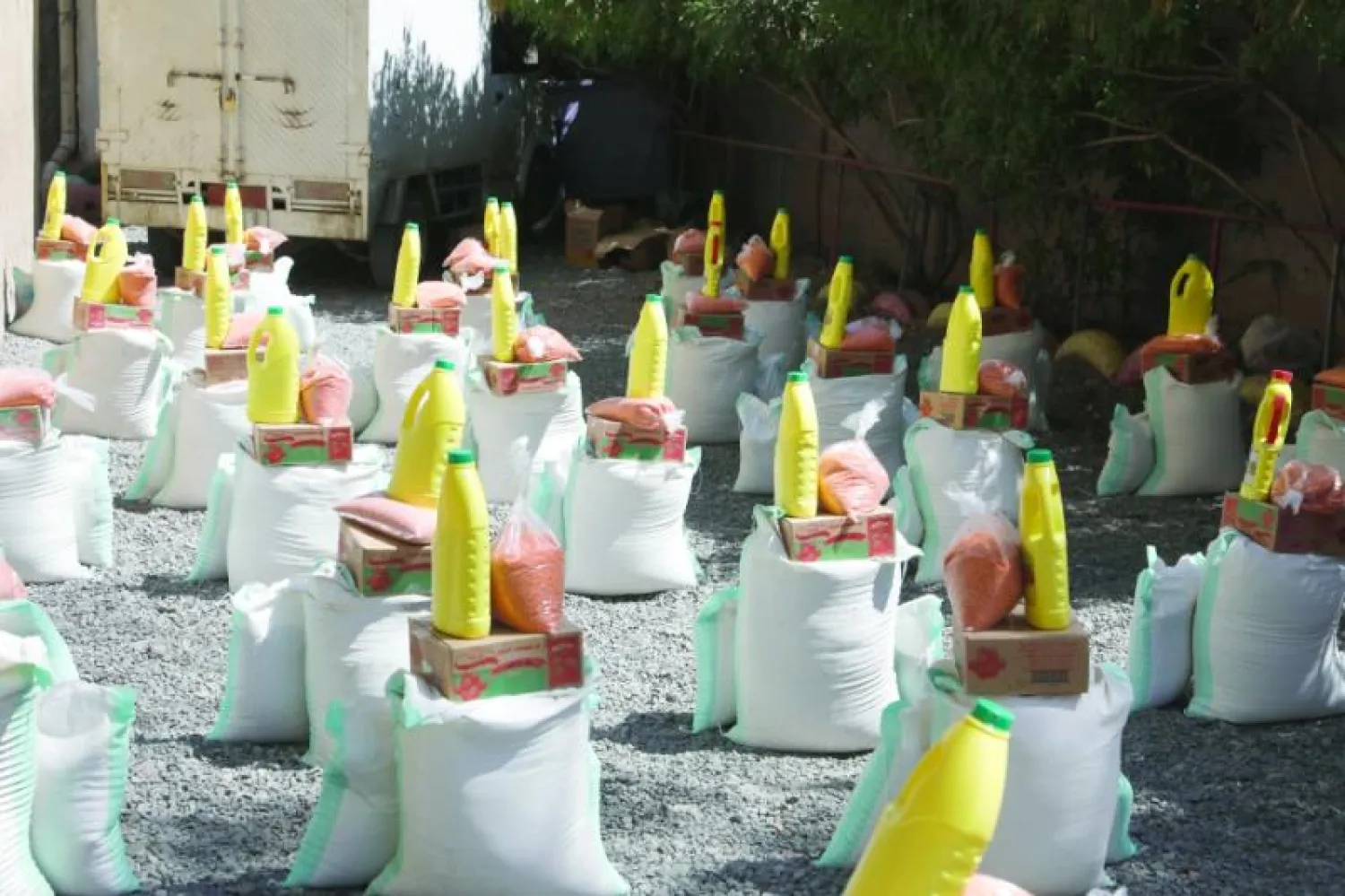 تحذيرات دولية من تقليص المساعدات الغذائية في اليمن بسبب نقص التمويل (إ.ب.أ)