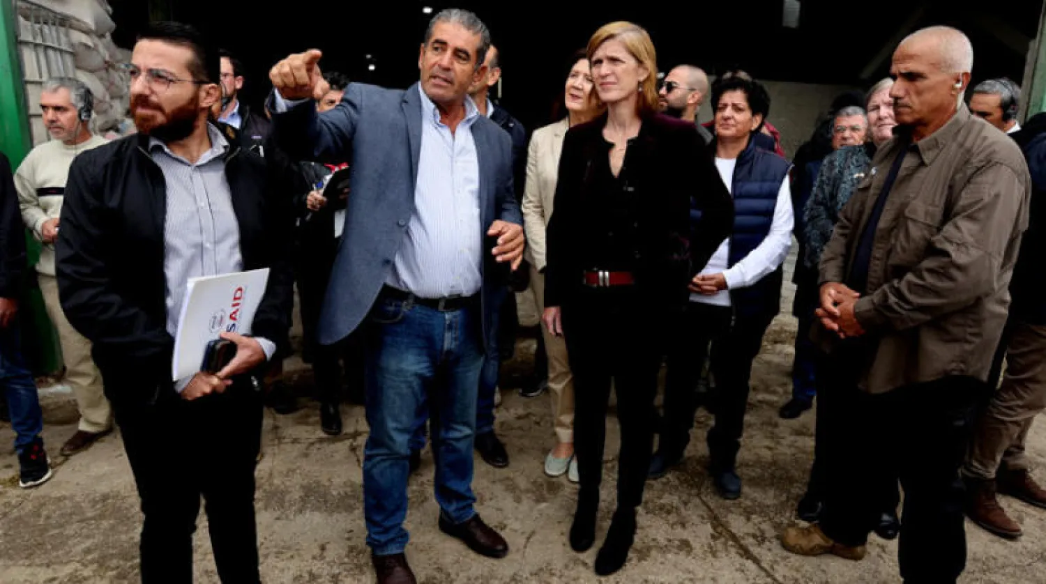 سامنثا باور خلال زيارتها لمدينة زحلة البقاعية الأربعاء (رويترز)