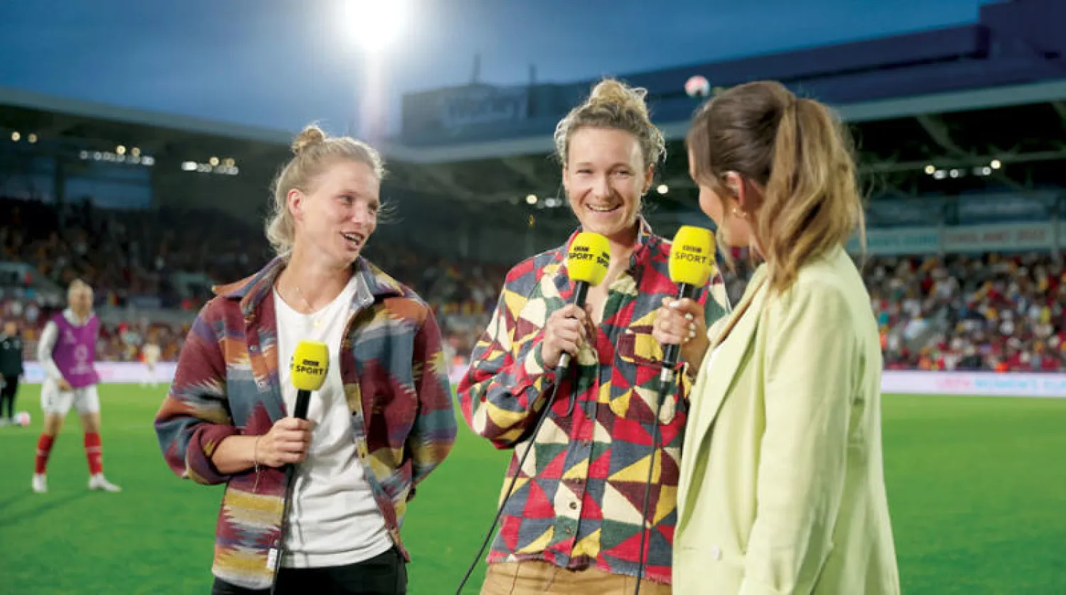 عدد النساء اللائي يحللن المباريات على شاشة التلفزيون ويعلقن على المباريات يزداد عاماً بعد عام (غيتي)