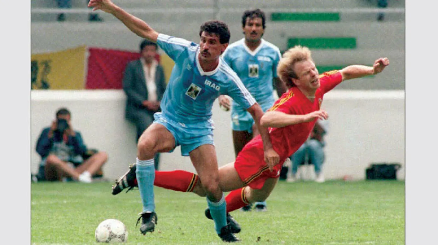 عريبي خلال مباراة العراق وبلجيكا في مونديال المكسيك (الشرق الأوسط)