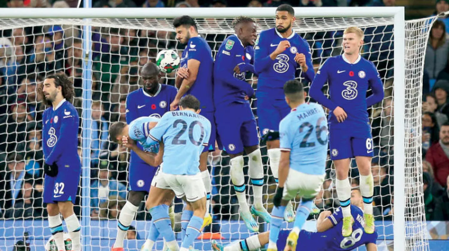 محرز يتألق أمام تشيلسي في كأس الرابطة ويتقدم لسيتي من ركلة حرة (أ.ف.ب)