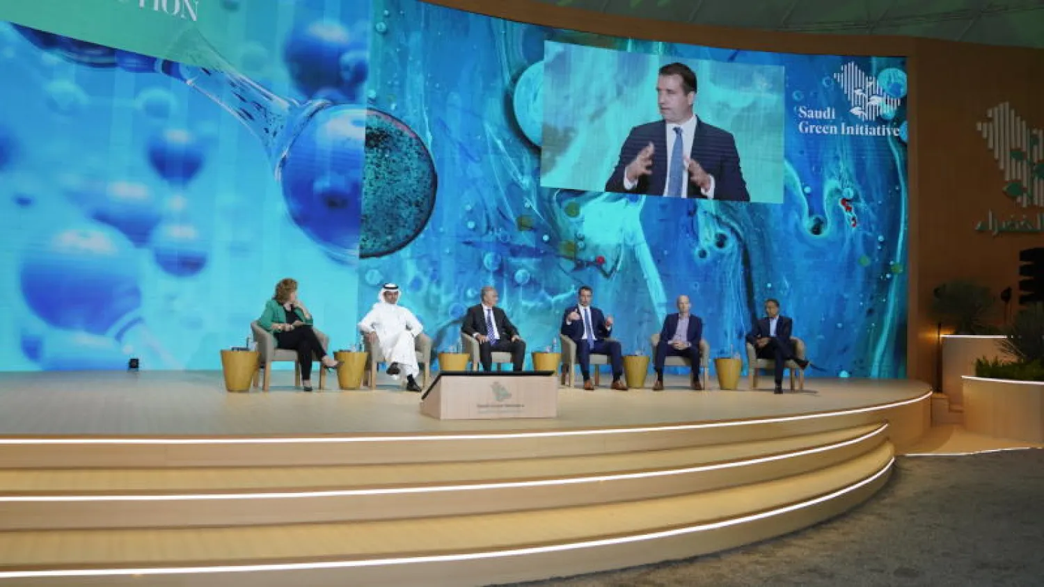 المشاركون في جلسة «الحياد الصفري» (الشرق الأوسط)