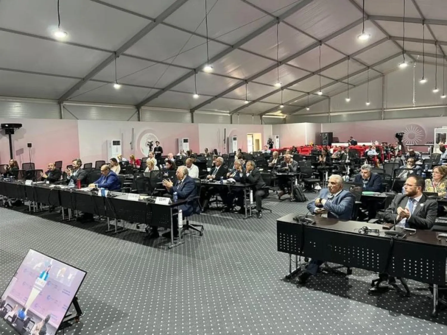 جانب من الجلسة الافتتاحية ليوم «التكليف والزراعة» في مؤتمر المناخ (الشرق الأوسط)