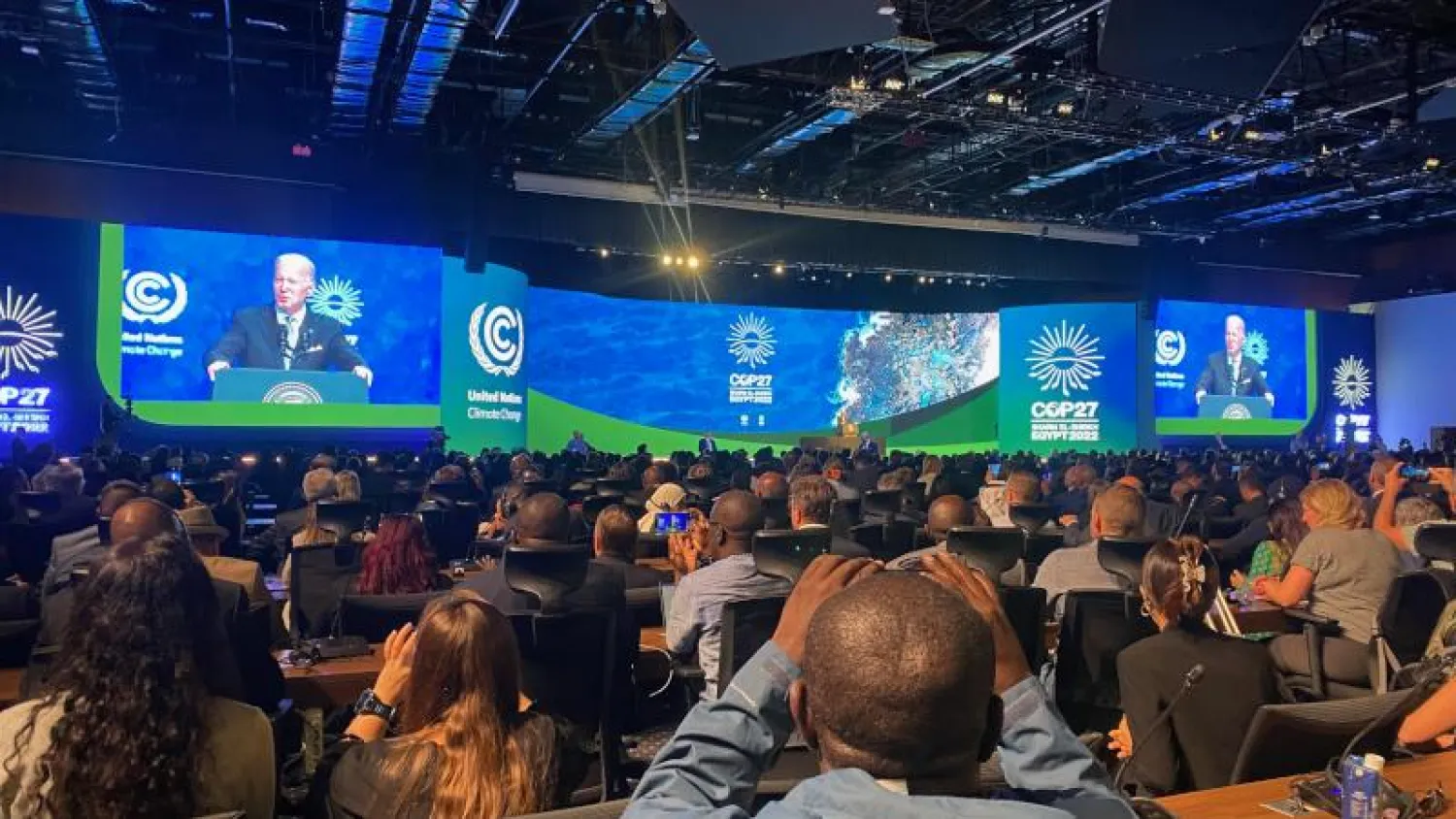 الرئيس الأميركي خلال خطابه في مؤتمر «كوب 27»  (الشرق الأوسط)