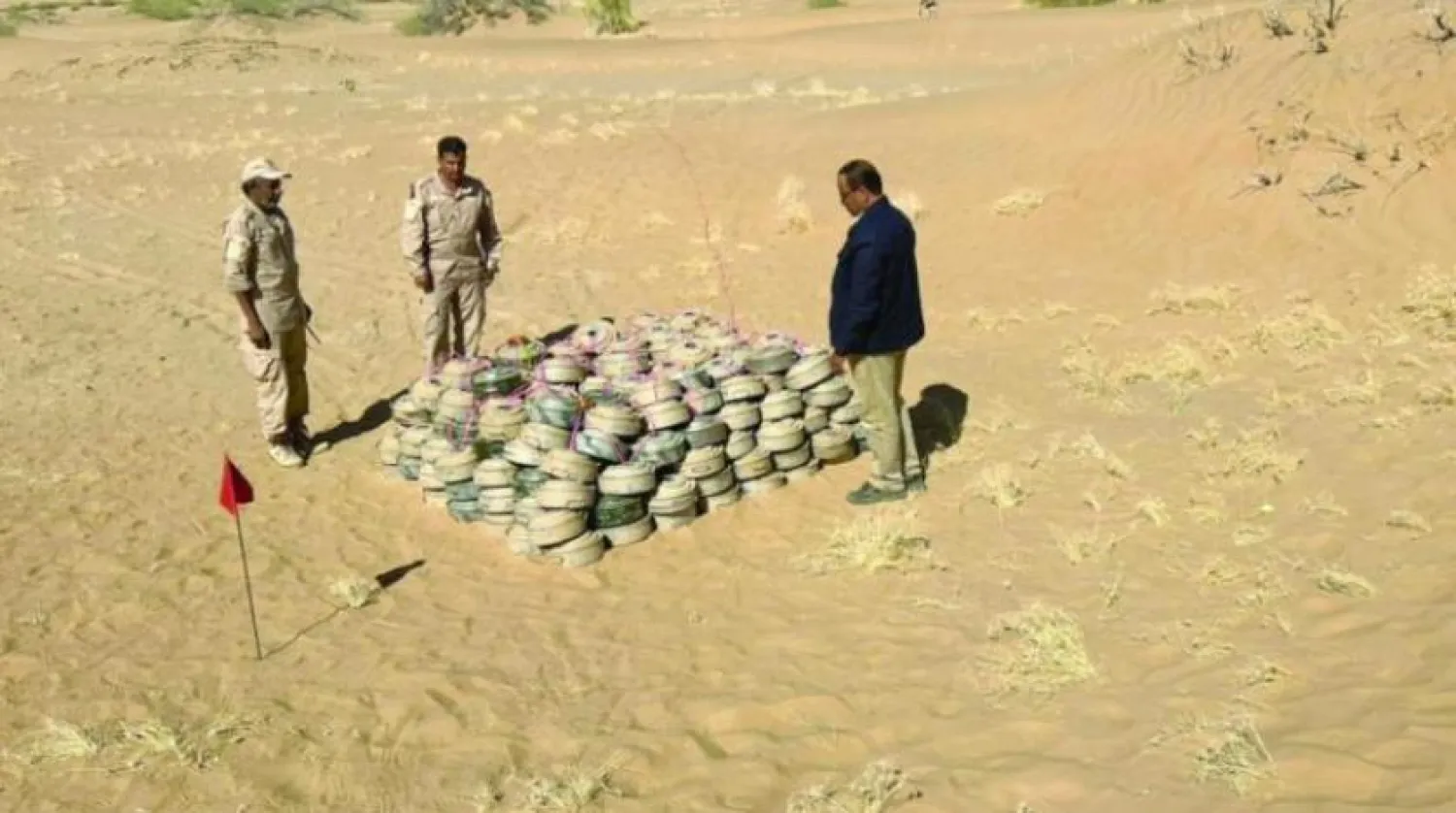 Houthi mines were seized and destroyed by specialized teams in the Yemeni governorate of Shabwa on Thursday. (Saba)


