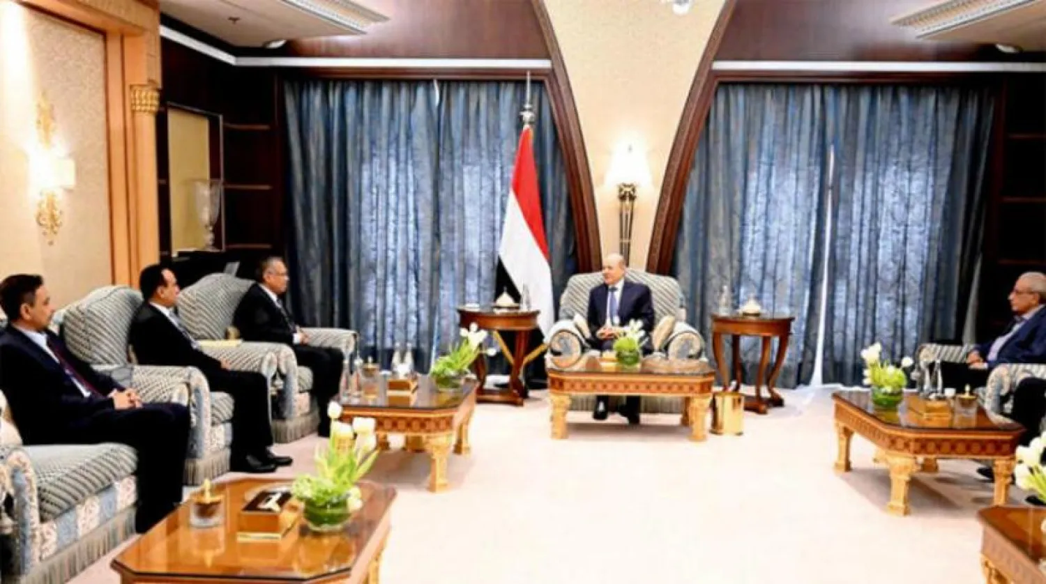 The Head of the Yemeni Presidential Leadership Council, Rashad al-Alimi, meets with the Presidency of the Shura Council (Saba)
