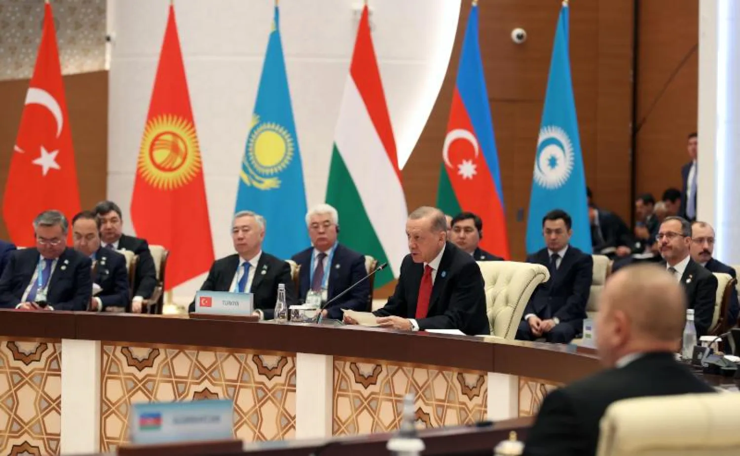 جانب من أشغال قمة «منظمة الدول التركية» في سمرقند يوم الجمعة الماضي (أ.ف.ب)