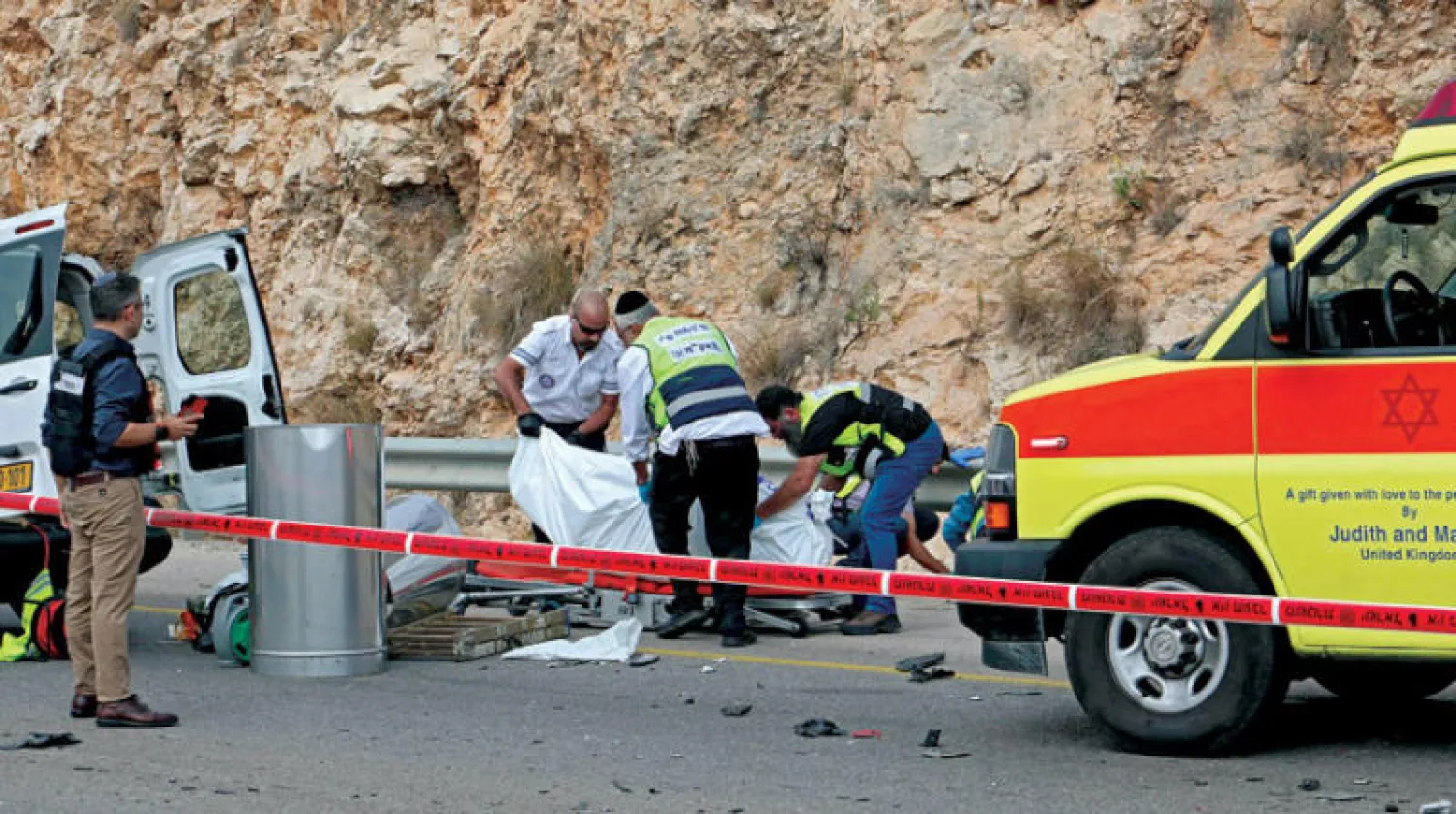 الموقع الذي سقط فيه المهاجم الفلسطيني (أ.ف.ب)