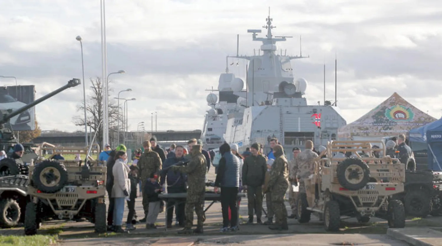 خصصت بريطانيا 4.2 مليار جنيه إسترليني لتعزيز أمنها في مواجهة ازدياد التهديدات الروسية (إ.ب.أ)