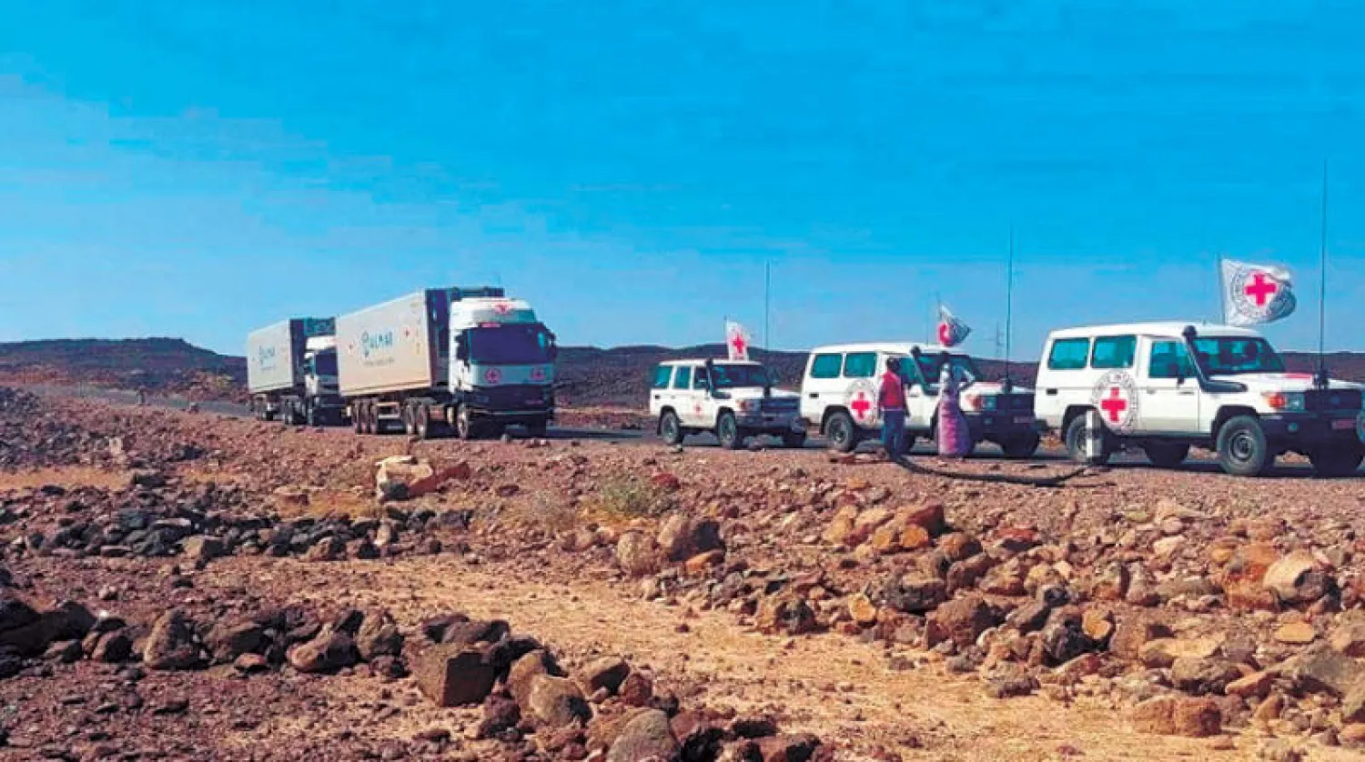 قافلة مساعدات في طريقها إلى ميكيلي عاصمة منطقة تيغراي أول من أمس (رويترز)