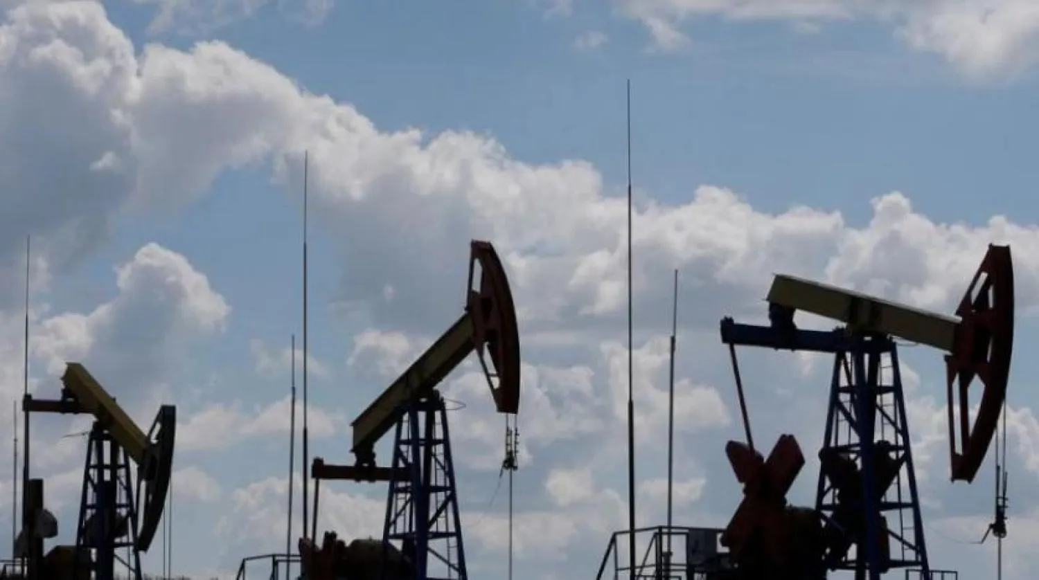AB, birkaç istisna dışında, Rus petrol ve petrol ürünlerinin ithalatına kademeli bir yasak getirdi (Reuters)