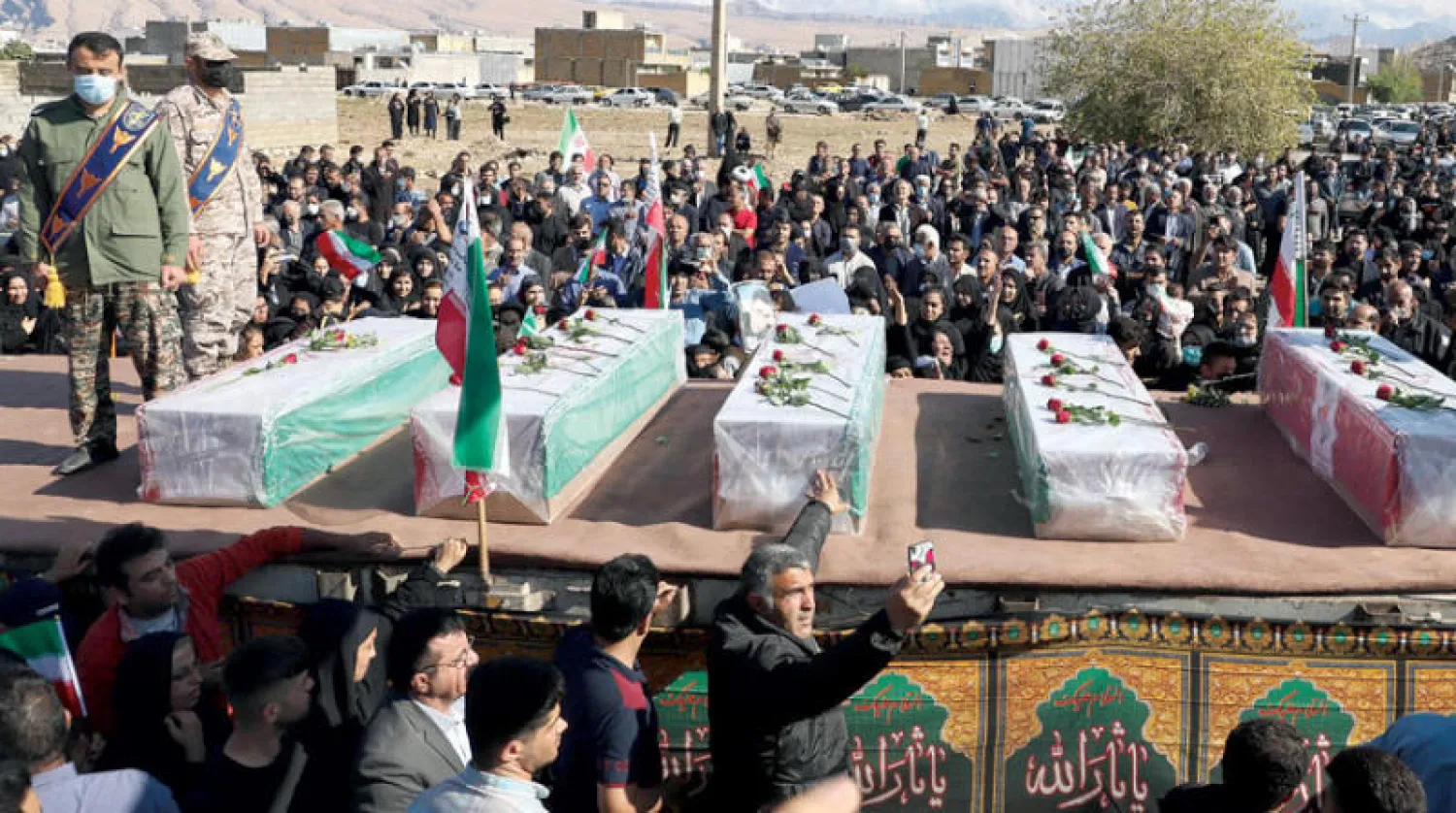 تشييع جثامين عدد من ضحايا الاحتجاجات الإيرانية أمس (أ.ف.ب)