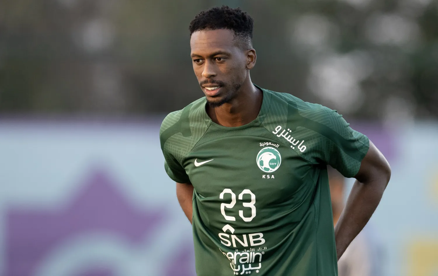 جانب من تدريبات المنتخب السعودي على ملعب «منتجع سيلين» (الشرق الأوسط) 