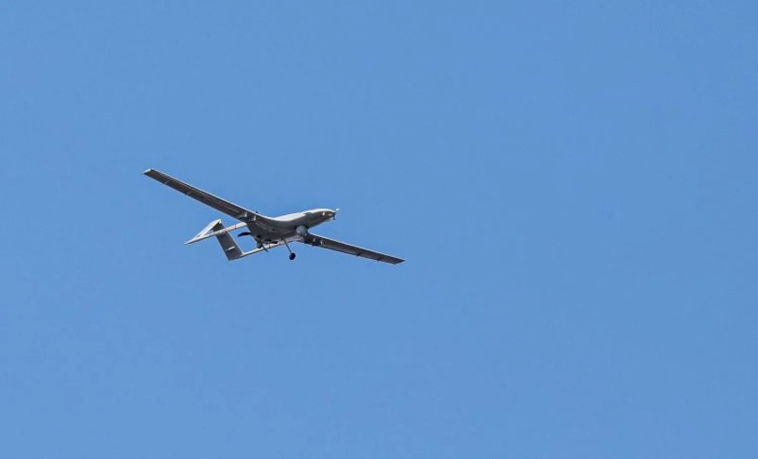 الطائرة المسيّرة التركية «بيرقدار» استُخدمت في عمليات القصف التركي شمال سوريا (أرشيفية - رويترز)