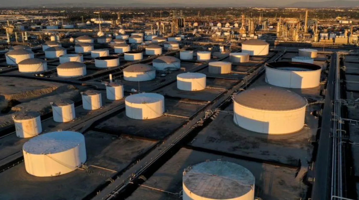 Storage tanks are seen at Marathon Petroleum's Los Angeles Refinery, which processes domestic & imported crude oil into California Air Resources Board (CARB) gasoline, CARB diesel fuel, and other petroleum products, in Carson, California, US, March 11, 2022. Picture taken with a drone. REUTERS/Bing Guan/File Photo
