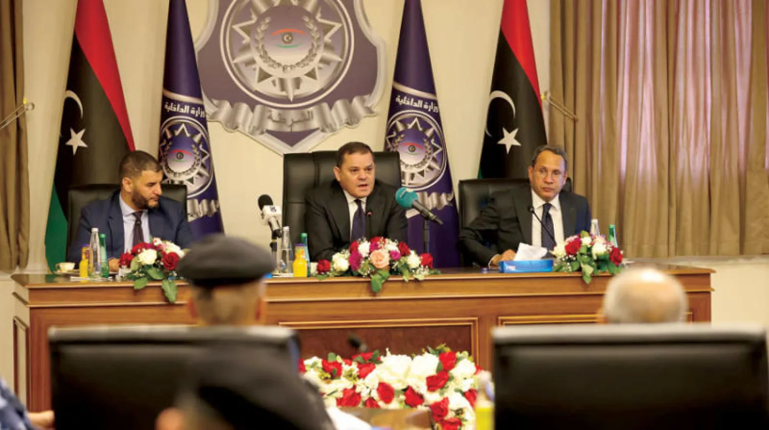 الدبيبة خلال متابعته خطة وزارة الداخلية للمجاهرة بالأمن (حكومة الوحدة)