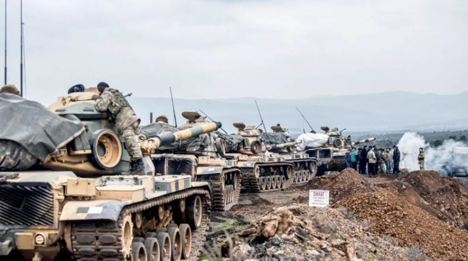 صورة أرشيفية لحشد من الدبابات التركية عند الحدود مع سوريا (أ.ف.ب)