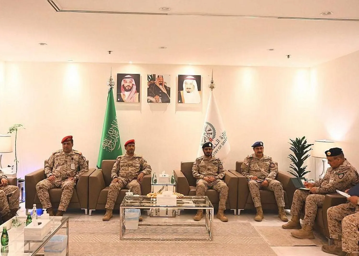 The Saudi and Yemeni military officials meet in Riyadh. (SPA)