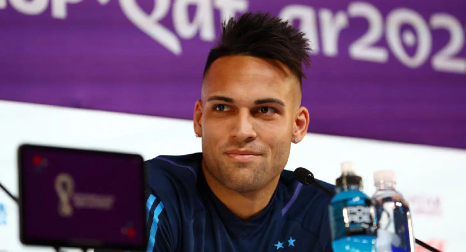 مارتينيز تحدث لوسائل الإعلام في المؤتمر الصحافي (رويترز)