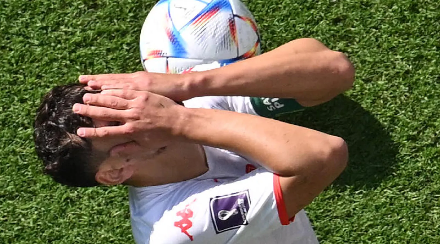 الحسرة بادية على نجم تونس يوسف المساكني (أ.ف.ب)