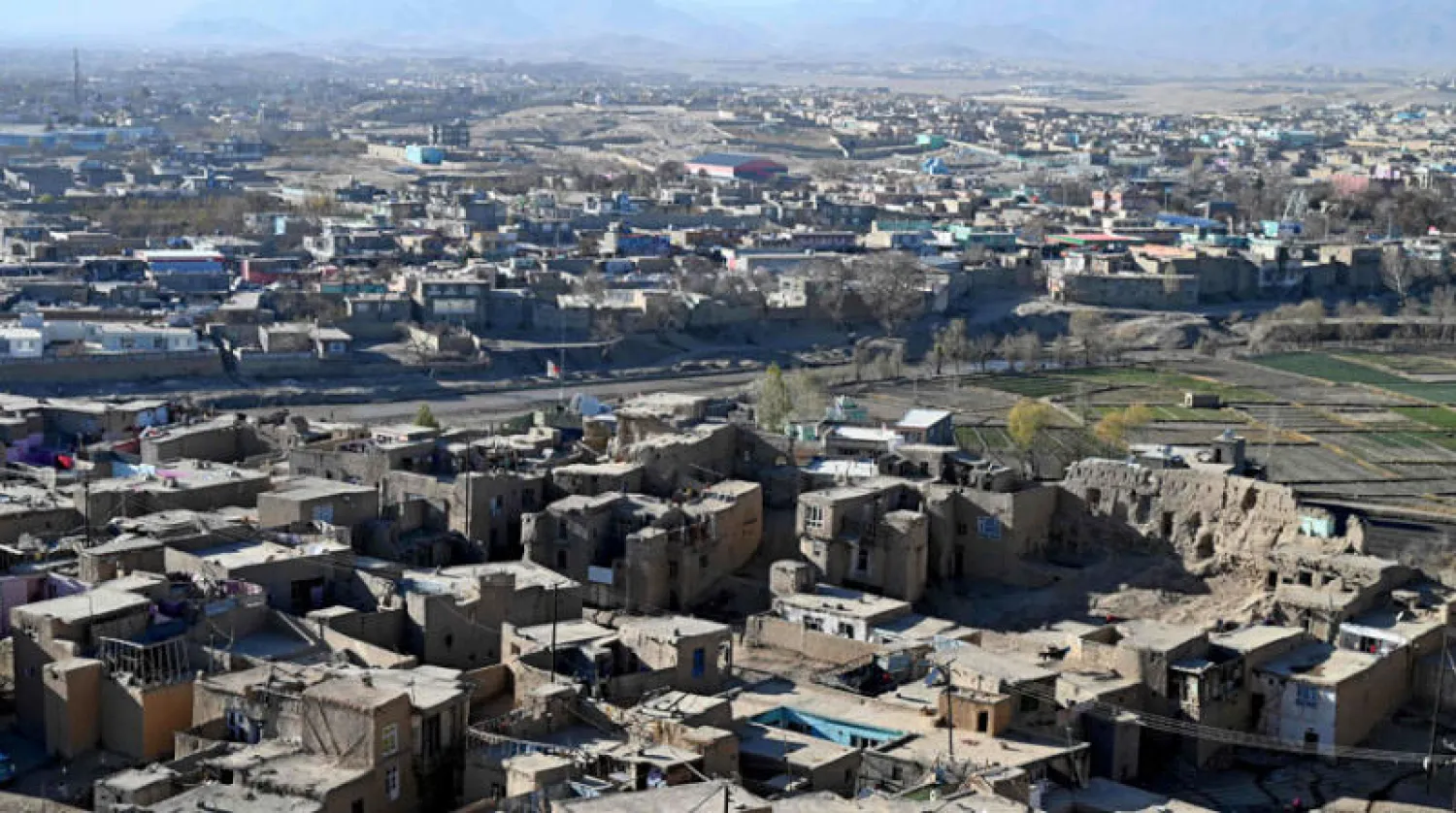 صورة لمنظرً عامً لمحافظة غزنة من قلعة قديمة في بالا حصار أمس " أ.ف.ب)