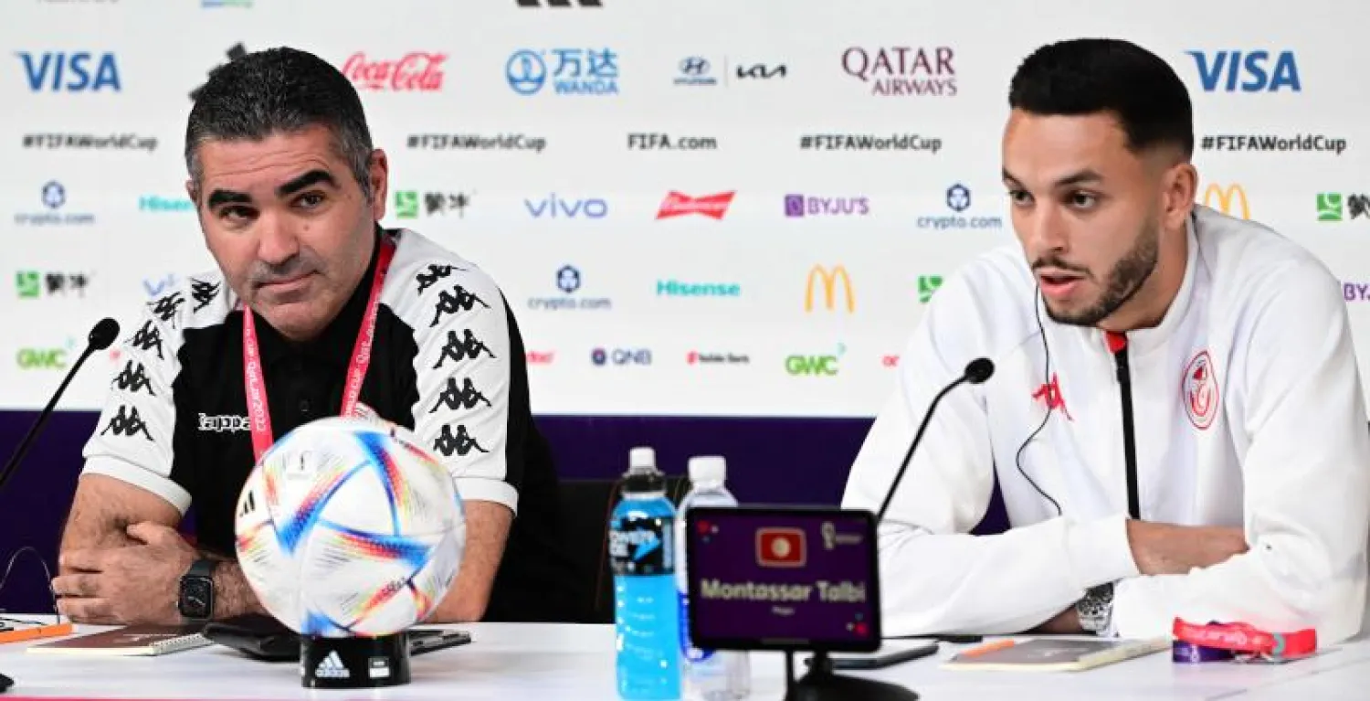 جلال قادري ومنتصر الطالبي خلال المؤتمر الصحافي لمباراة تونس وفرنسا (رويترز)