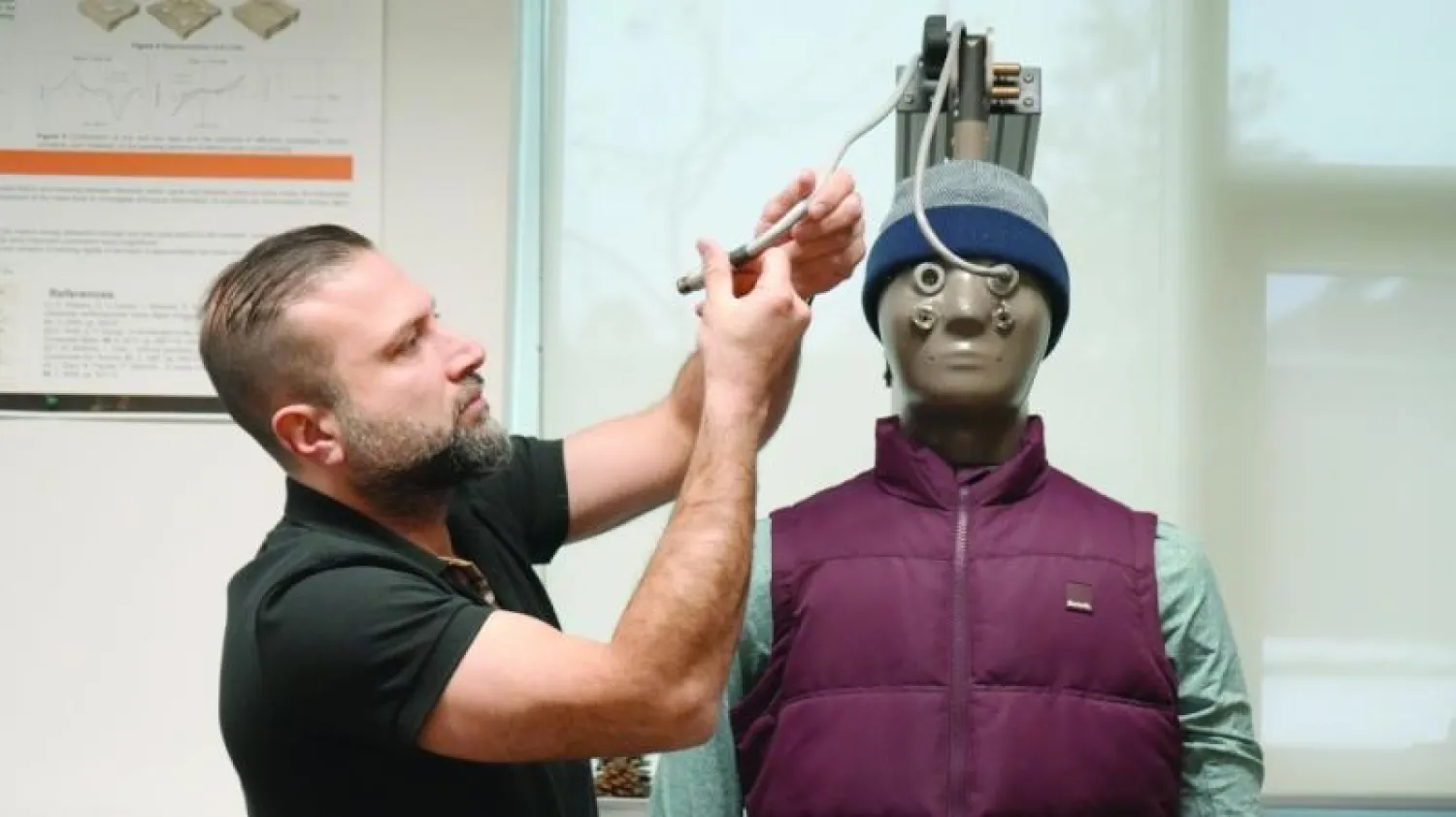 إجراء اختبارات التعرق مخبرياً (الفريق البحثي)