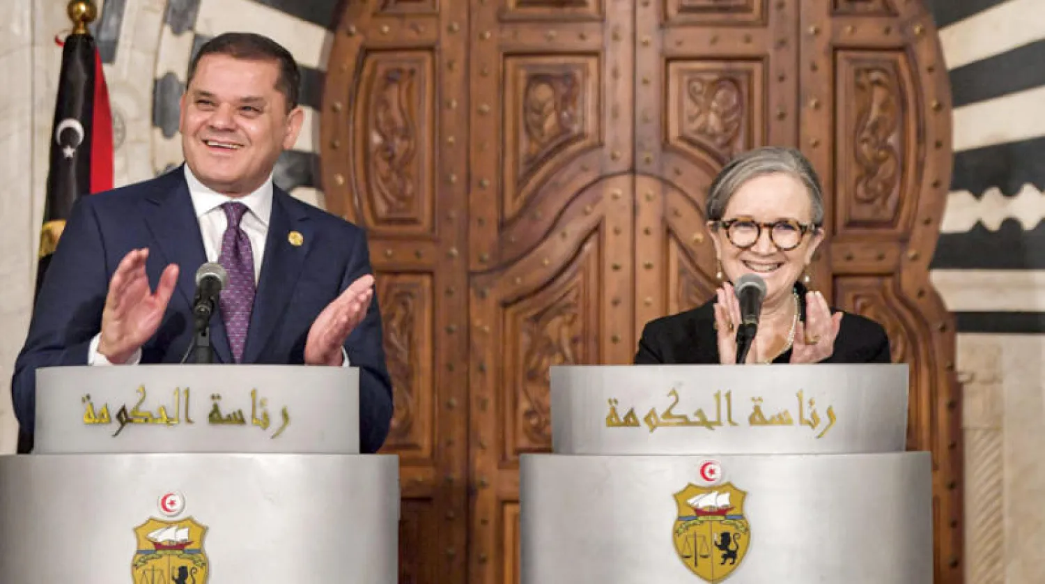 الدبيبة وبودن في مؤتمرهما الصحافي بتونس مساء الأربعاء (أ.ف.ب)