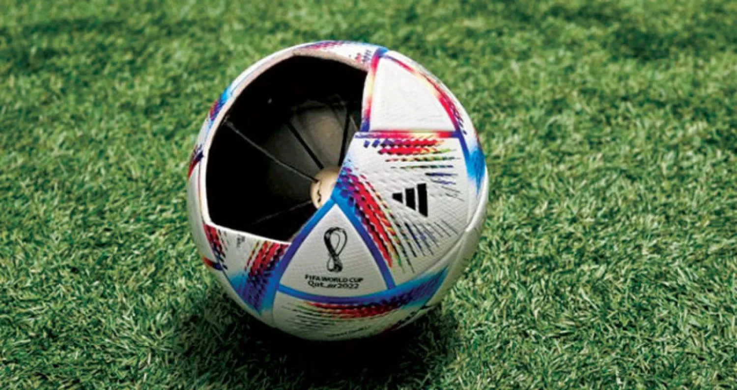 كرة «كأس العالم»... استشعار وتتبع وتسجيل