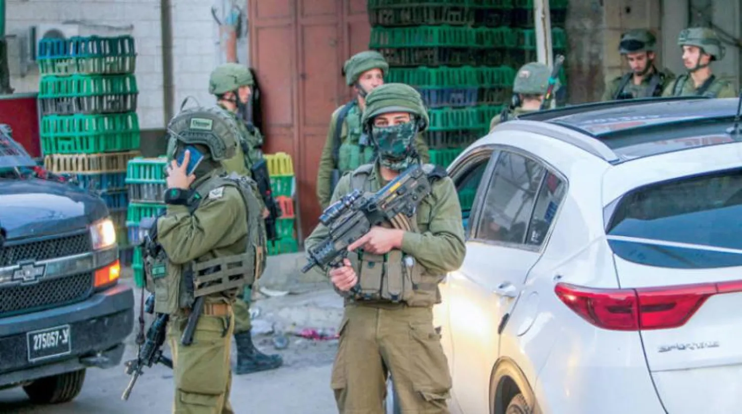 Nablus yakınlarındaki Havara kasabasında İsrail askerleri (DPA)