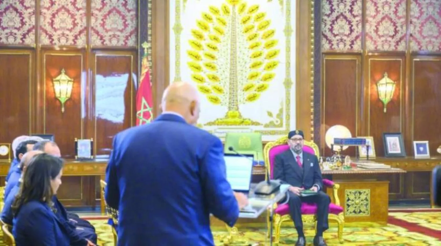 King Mohammed VI presides over the presentation of the green investment program of the Cherif Phosphate Office. (MAP)